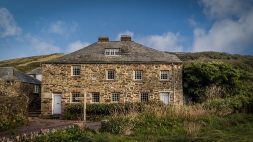 The exterior of Quin Cottage (right) and neighbouring Guy's Cottage, Cornwall